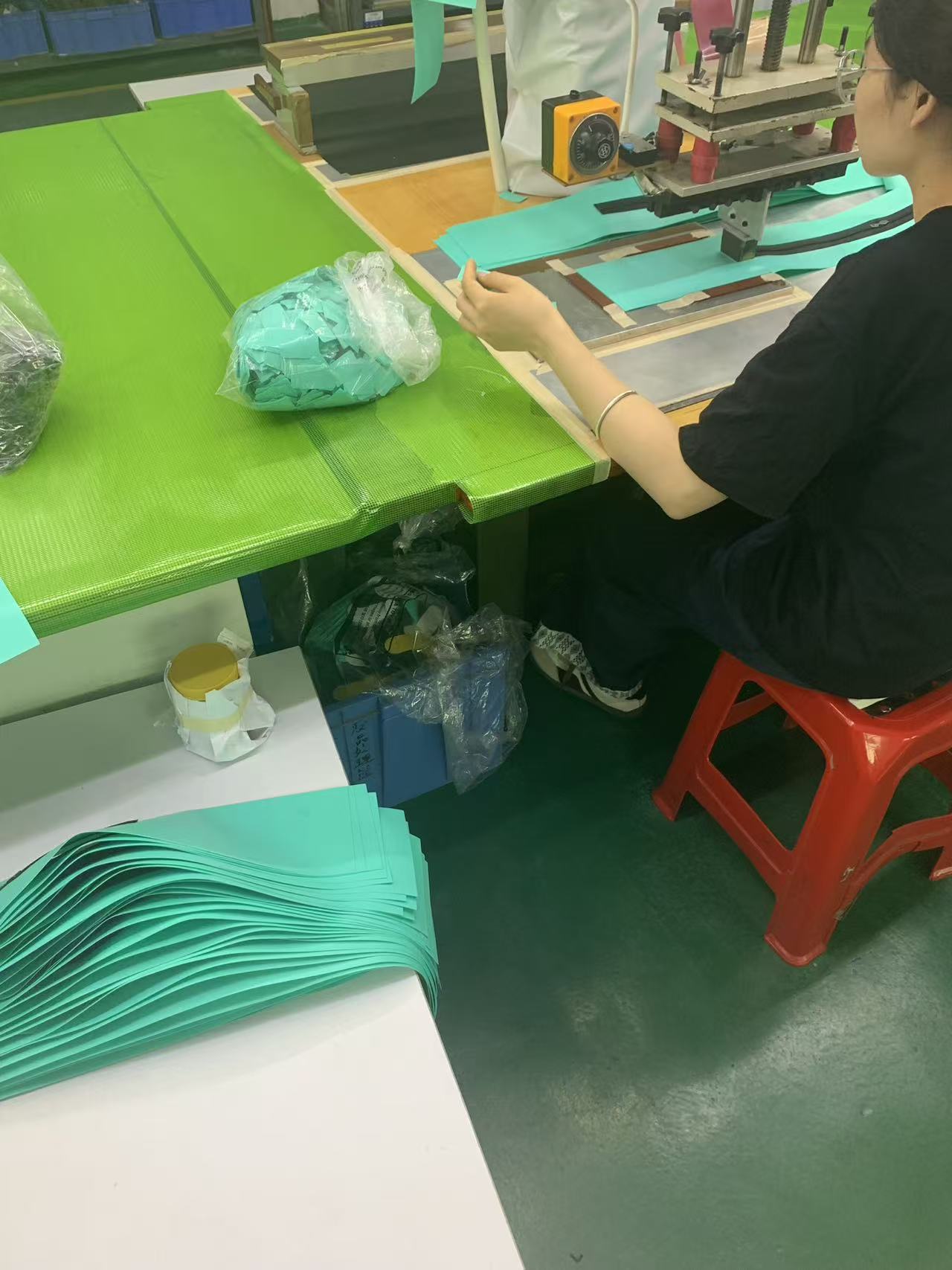 Engineering the Ultimate Dry Bag: Rollen av 27,12 MHz HF-svetsning och 1,0 Bar-testning